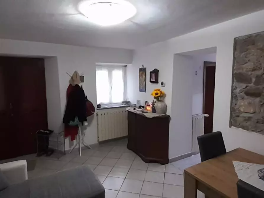 Immagine 3 di Porzione di casa in vendita  a Carrara