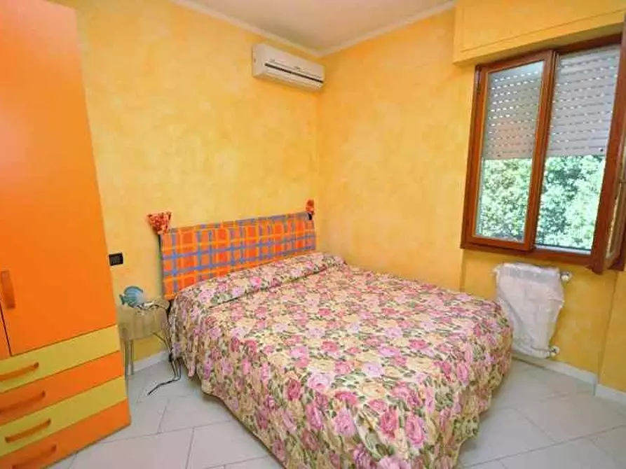 Immagine 7 di Appartamento in vendita  a Montignoso