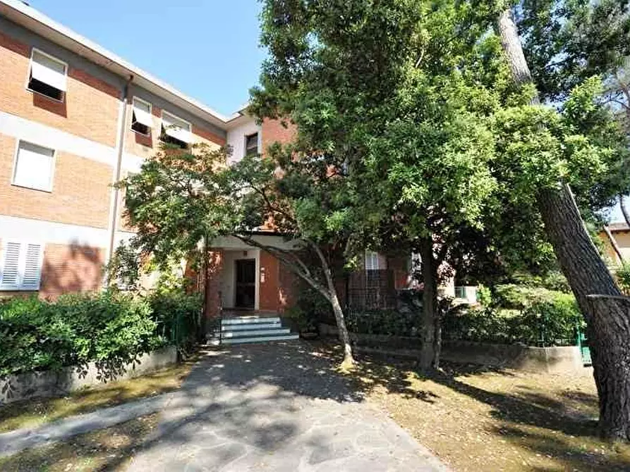 Immagine 3 di Appartamento in vendita  a Montignoso