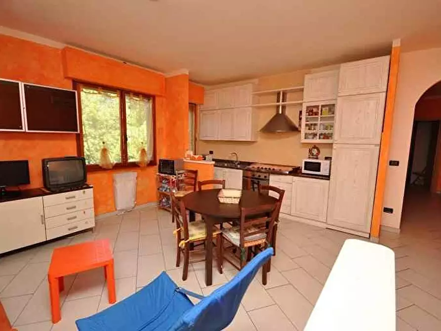 Immagine 12 di Appartamento in vendita  a Montignoso