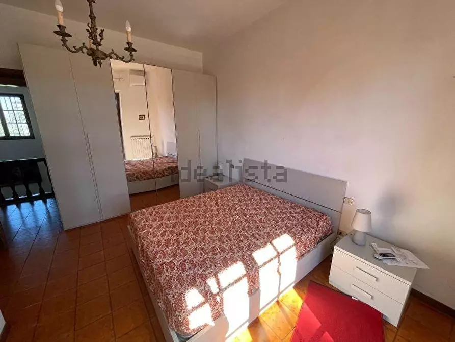 Immagine 17 di Villa in vendita  a Carrara