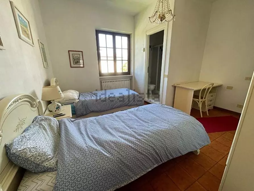 Immagine 19 di Villa in vendita  a Carrara