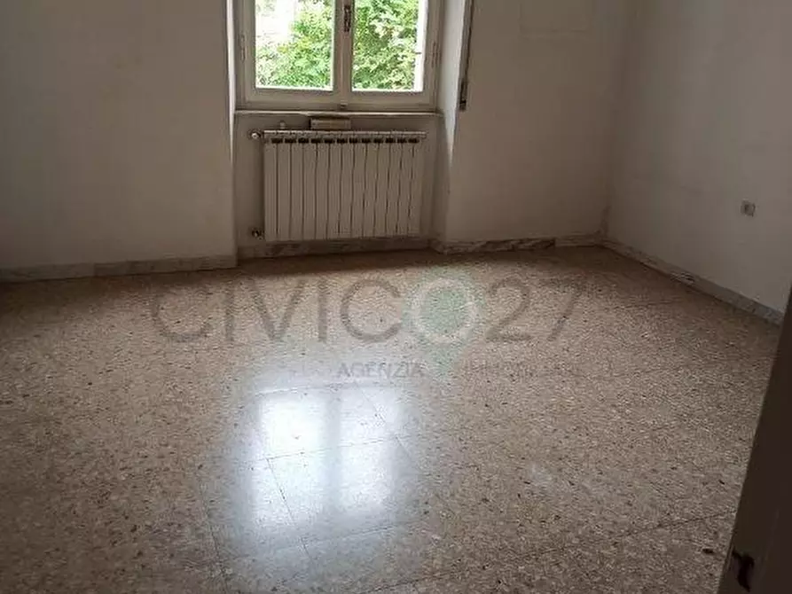 Immagine 12 di Appartamento in vendita  a Massa