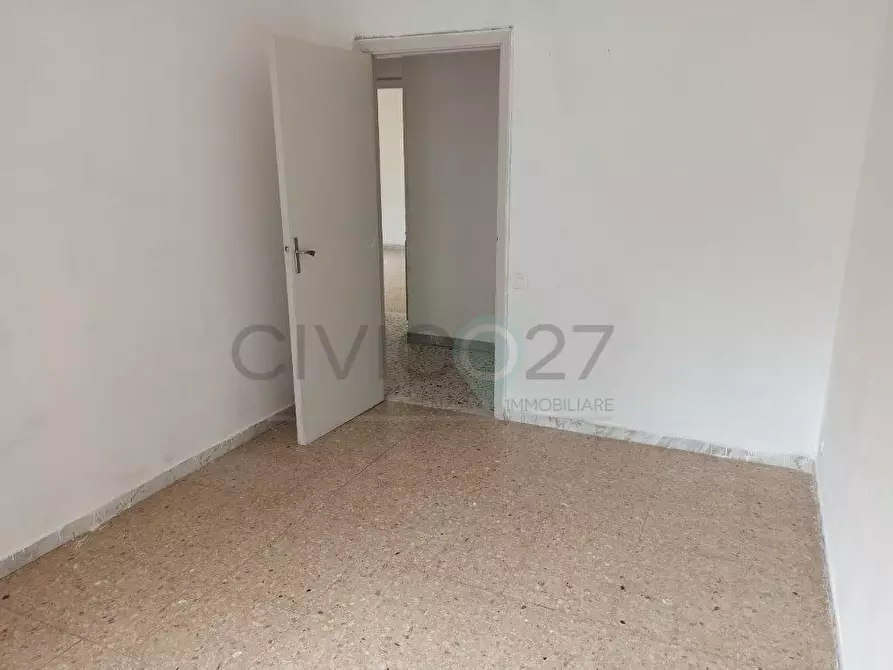 Immagine 11 di Appartamento in vendita  a Massa