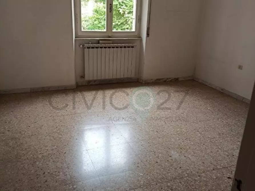 Immagine 17 di Appartamento in vendita  a Massa