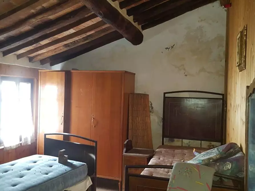 Immagine 18 di Rustico / casale in vendita  a Capannori