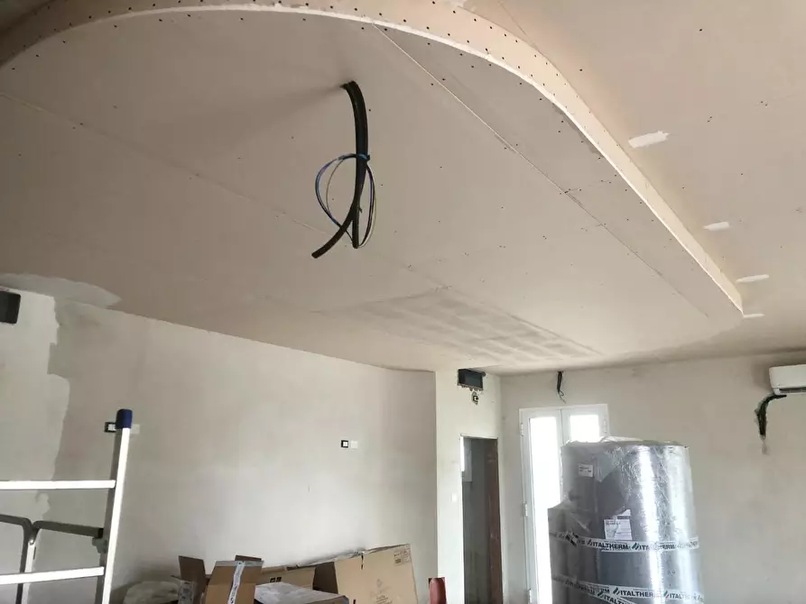 Immagine 4 di Locale commerciale in vendita  a Castelfranco Di Sotto