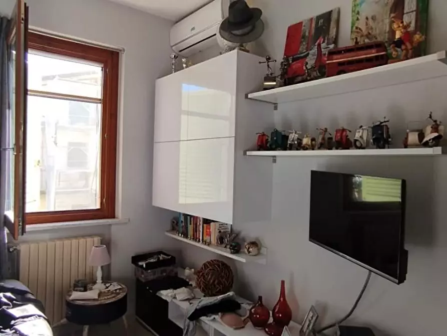 Immagine 15 di Appartamento in vendita  a Massa