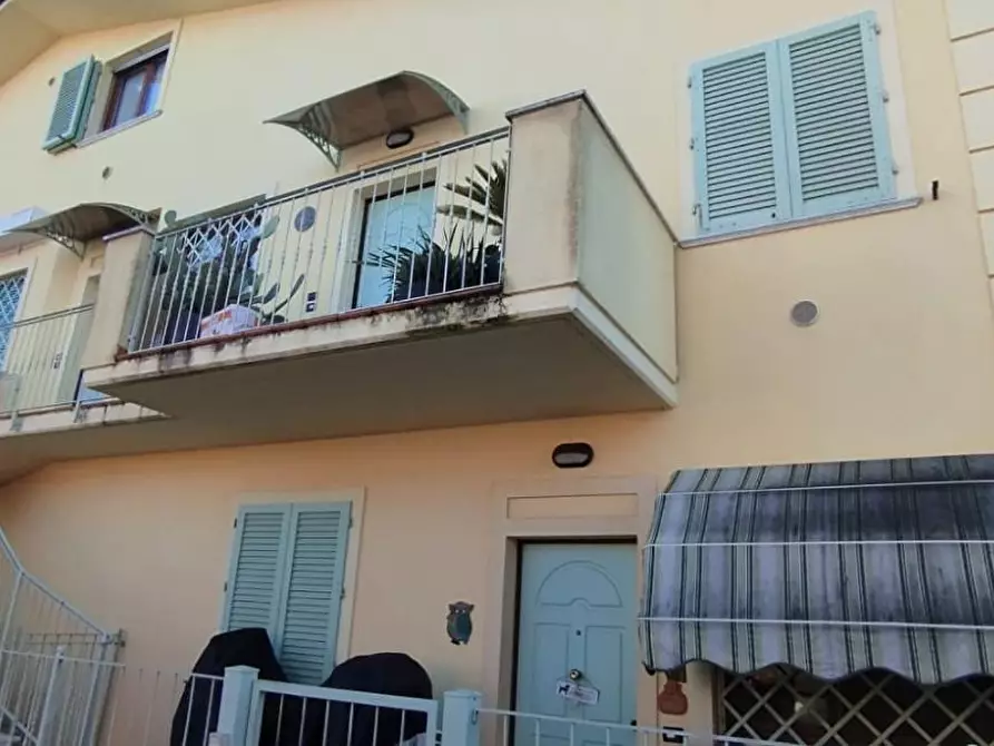 Immagine 26 di Appartamento in vendita  a Massa