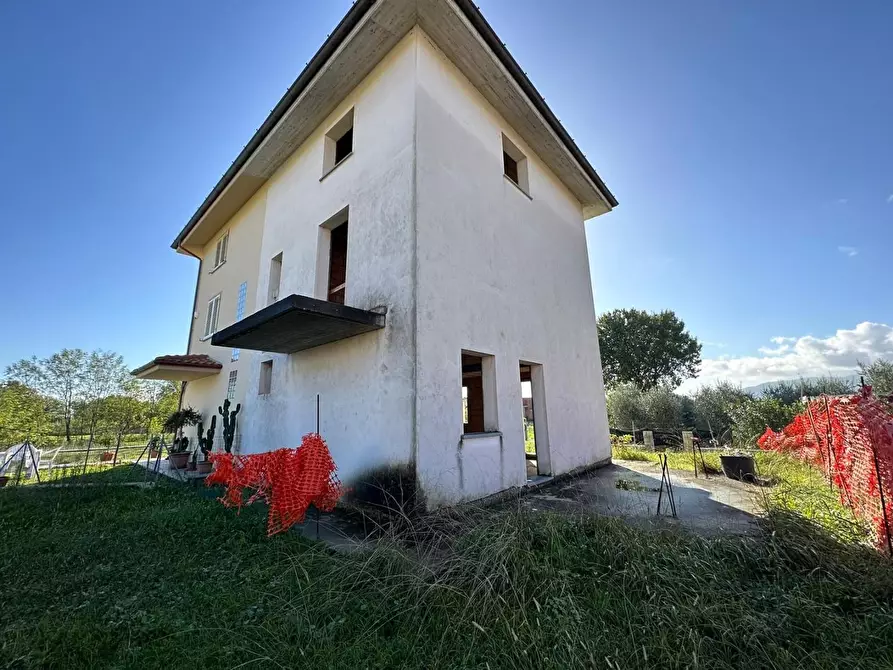 Immagine 1 di Casa bifamiliare in vendita  a Altopascio
