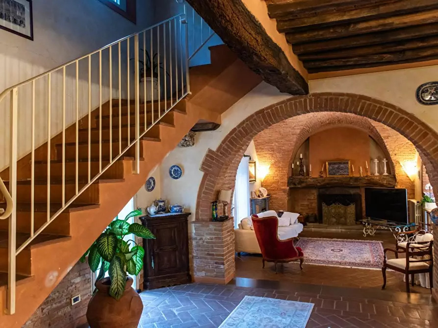 Immagine 2 di Rustico / casale in vendita  a Pisa