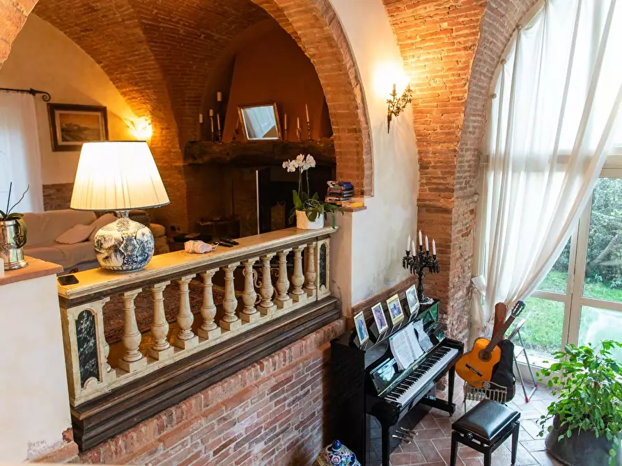 Immagine 11 di Rustico / casale in vendita  a Pisa