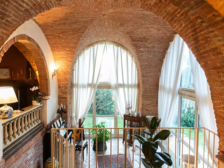 Immagine 9 di Rustico / casale in vendita  a Pisa