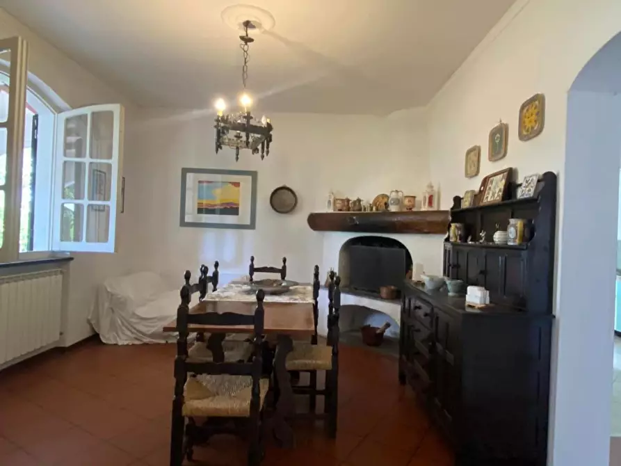 Immagine 15 di Villa in vendita  a Carrara