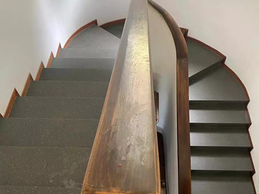 Immagine 19 di Villa in vendita  a Carrara