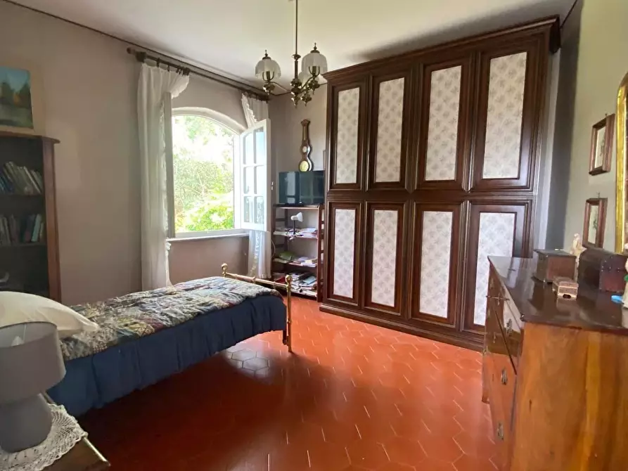 Immagine 20 di Villa in vendita  a Carrara