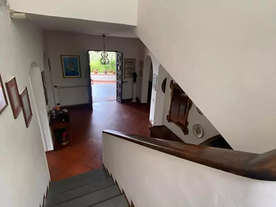 Immagine 18 di Villa in vendita  a Carrara