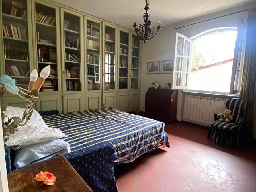 Immagine 26 di Villa in vendita  a Carrara
