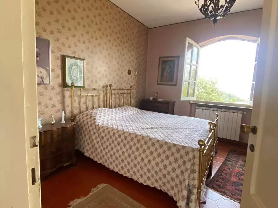 Immagine 27 di Villa in vendita  a Carrara