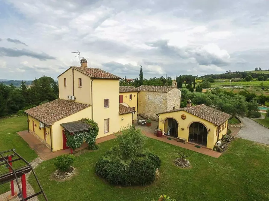 Immagine 1 di Casa colonica in vendita  a Capannoli