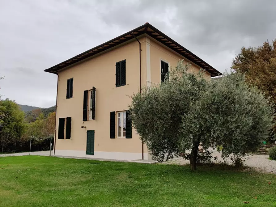 Immagine 4 di Villa in vendita  a San Giuliano Terme