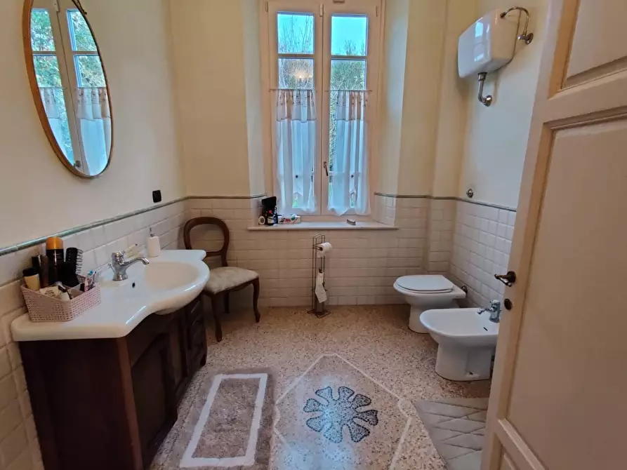 Immagine 11 di Villa in vendita  a San Giuliano Terme