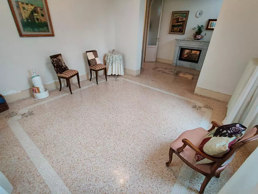 Immagine 37 di Villa in vendita  a San Giuliano Terme