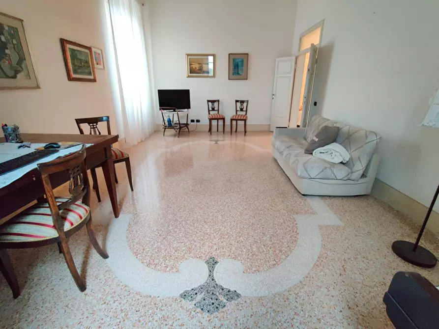 Immagine 6 di Villa in vendita  a San Giuliano Terme