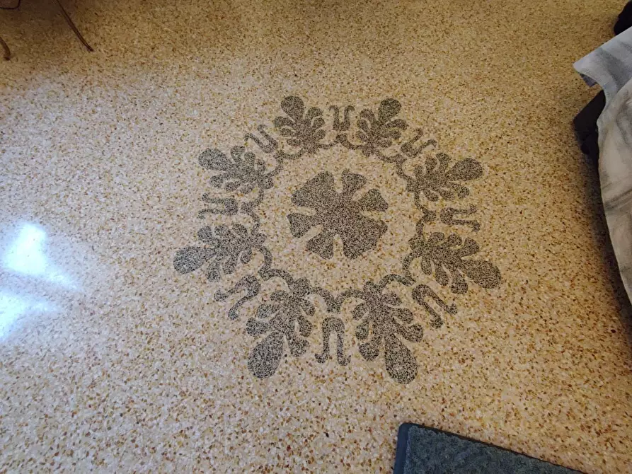 Immagine 10 di Villa in vendita  a San Giuliano Terme