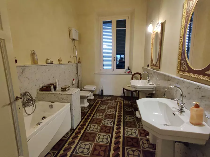 Immagine 39 di Villa in vendita  a San Giuliano Terme