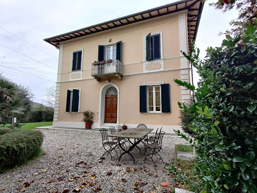 Immagine 1 di Villa in vendita  a San Giuliano Terme