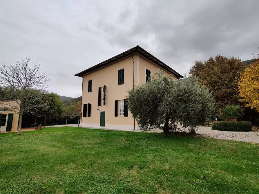 Immagine 30 di Villa in vendita  a San Giuliano Terme