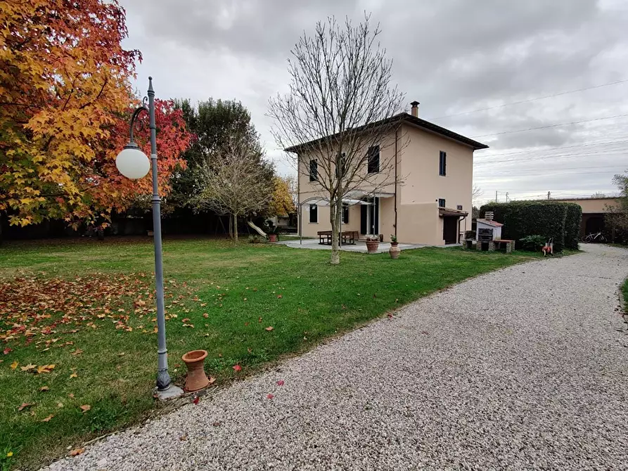 Immagine 15 di Villa in vendita  a San Giuliano Terme