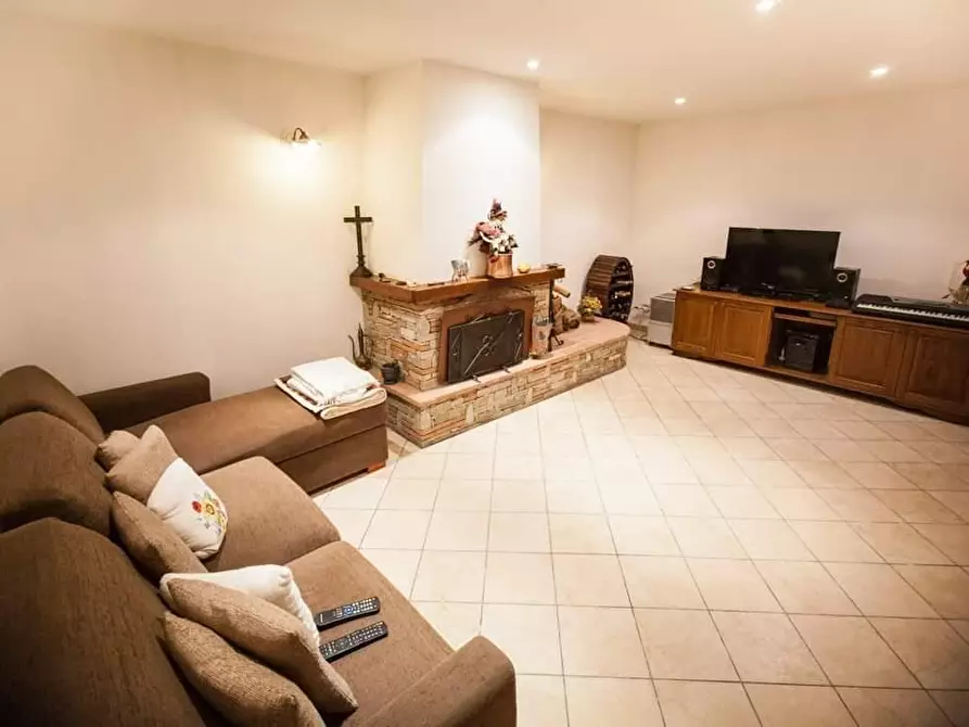 Immagine 16 di Villetta a schiera in vendita  a Massarosa