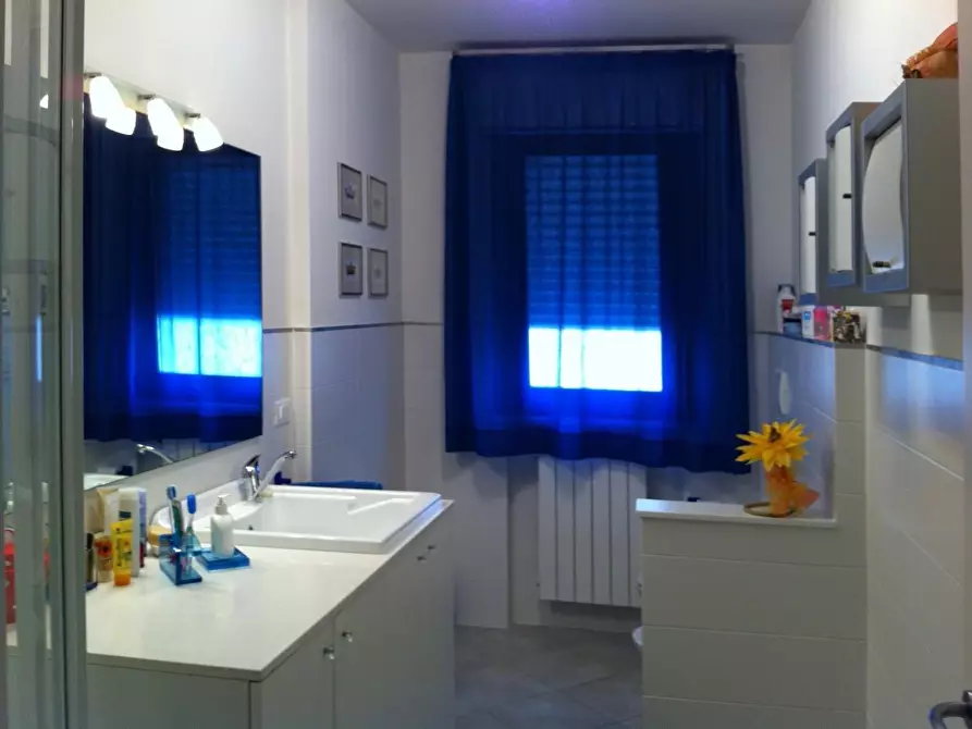 Immagine 5 di Appartamento in vendita  a Massa