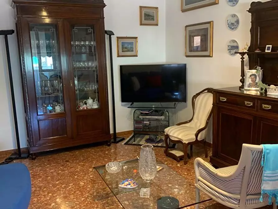 Immagine 4 di Appartamento in vendita  a Livorno