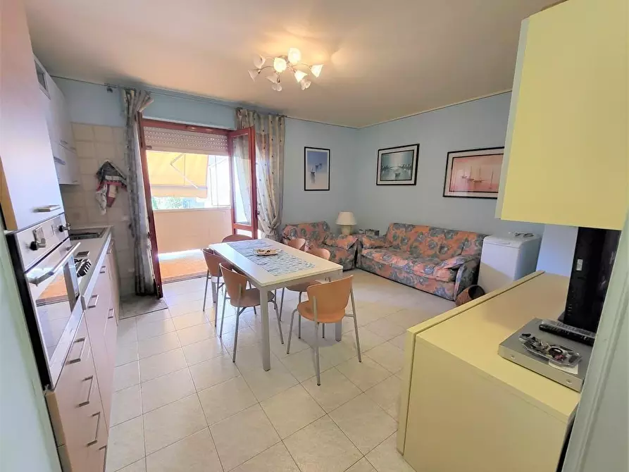 Immagine 3 di Appartamento in vendita  a Massa