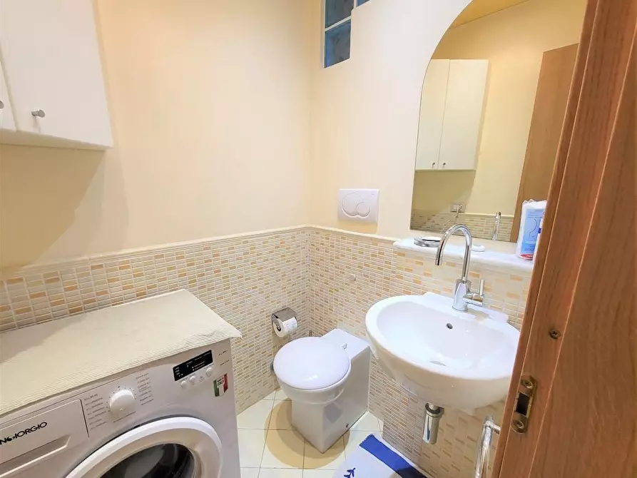 Immagine 25 di Appartamento in vendita  a Massa