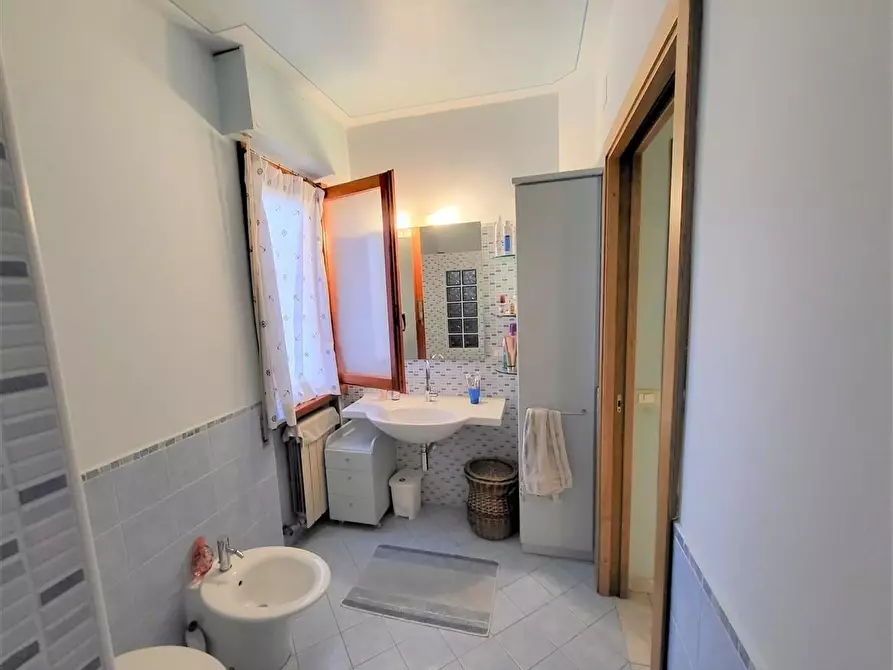 Immagine 24 di Appartamento in vendita  a Massa