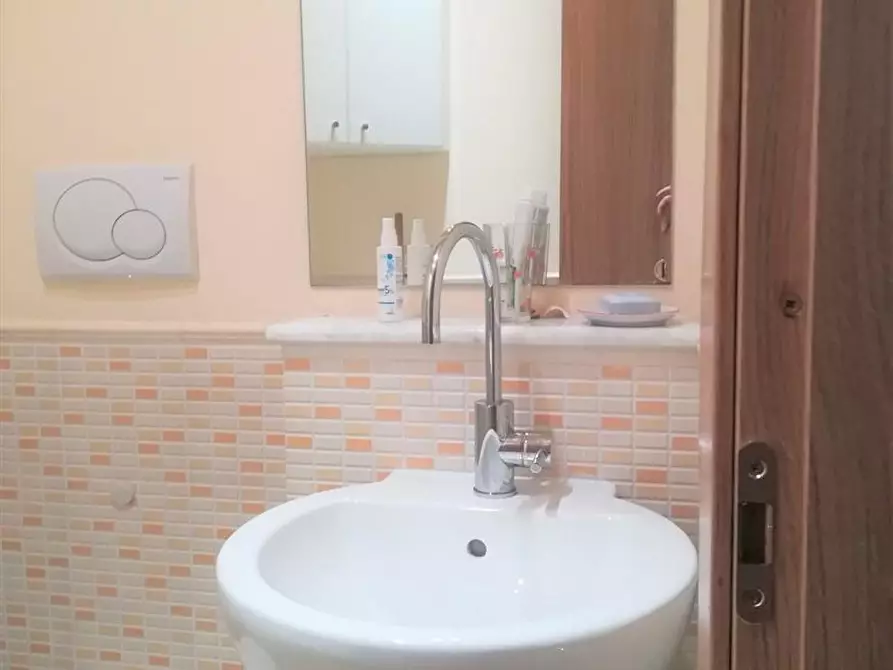 Immagine 15 di Appartamento in vendita  a Massa