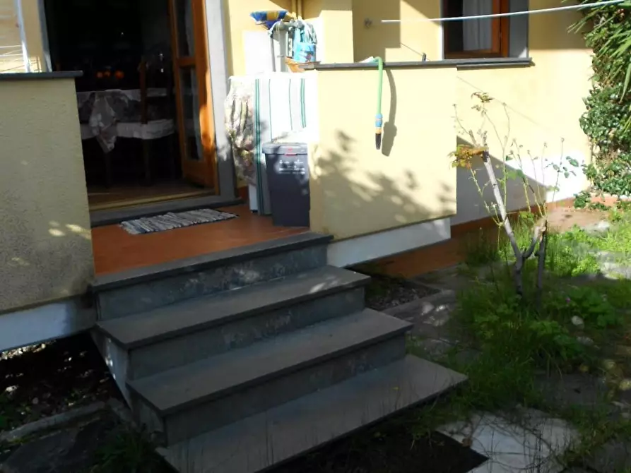 Immagine 3 di Appartamento in vendita  a Massa