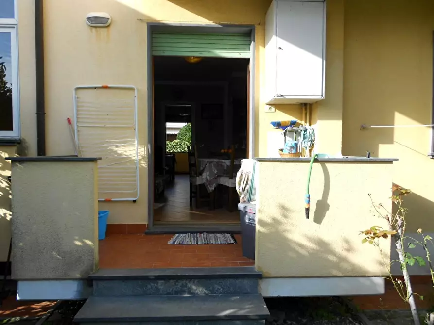 Immagine 5 di Appartamento in vendita  a Massa