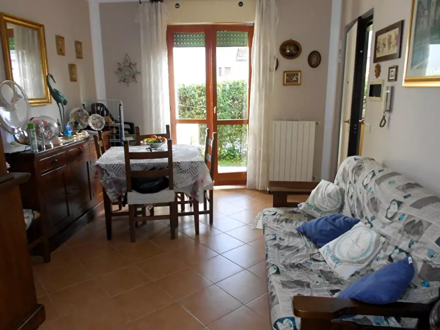 Immagine 15 di Appartamento in vendita  a Massa