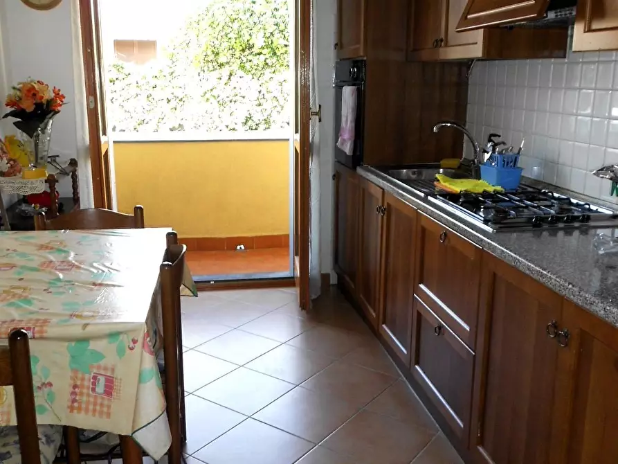 Immagine 18 di Appartamento in vendita  a Massa