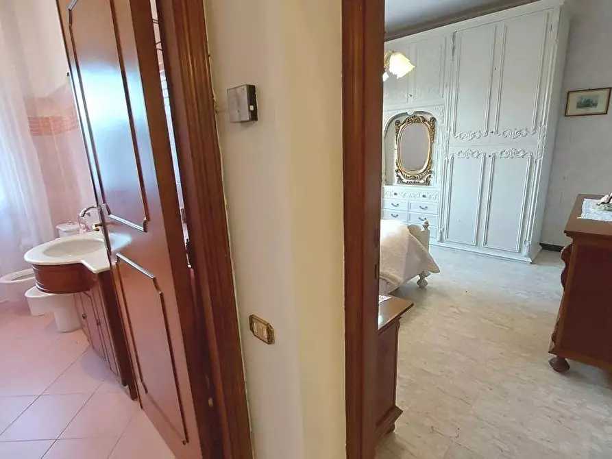 Immagine 29 di Casa semindipendente in vendita  a Massa