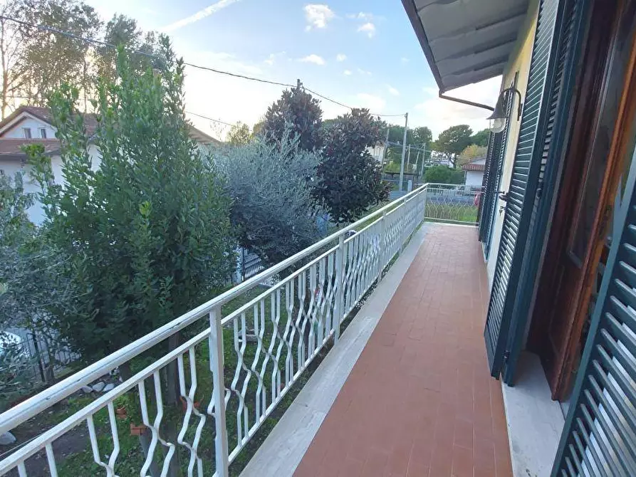 Immagine 6 di Casa semindipendente in vendita  a Massa
