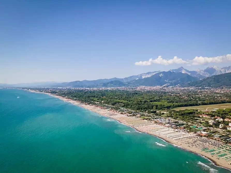 Immagine 38 di Casa semindipendente in vendita  a Massa