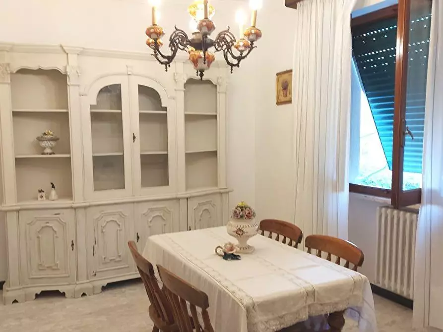 Immagine 15 di Casa semindipendente in vendita  a Massa