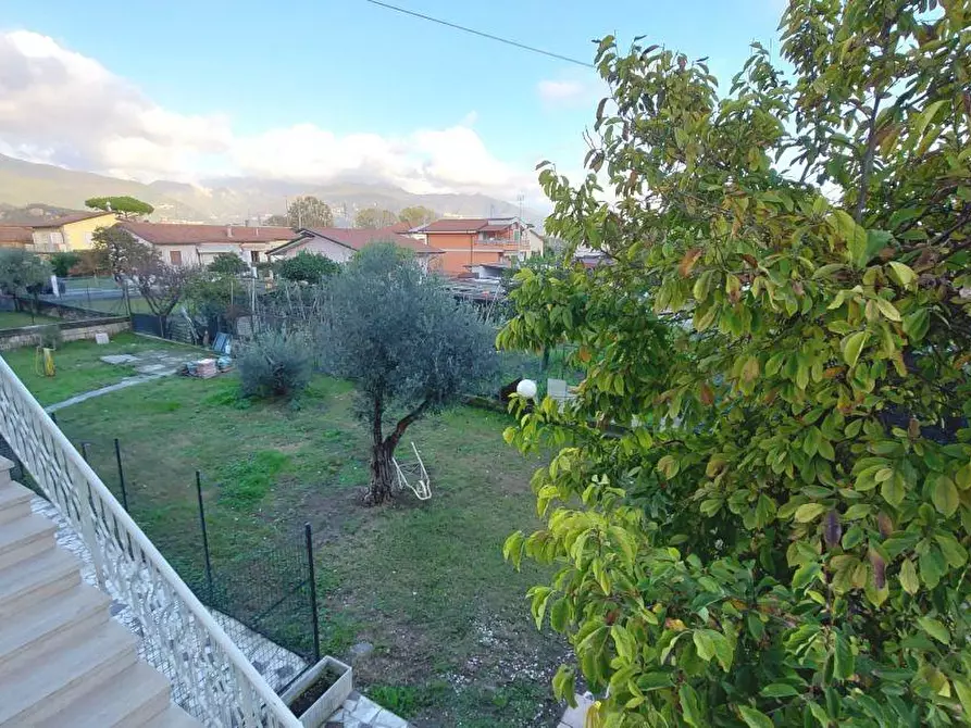 Immagine 33 di Casa semindipendente in vendita  a Massa