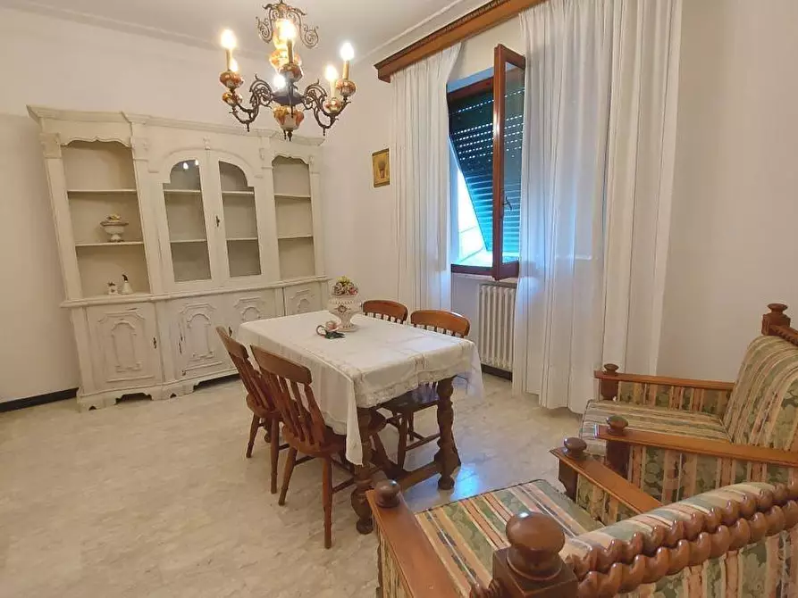 Immagine 16 di Casa semindipendente in vendita  a Massa